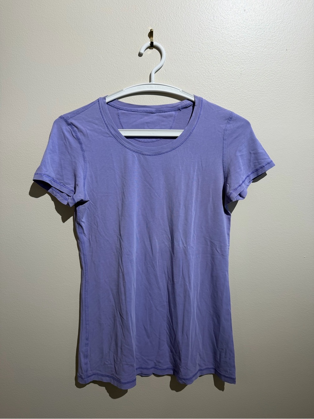 Lululemon Women's Tee Shirt Size 8 Purple Workout‎ Wear Athletic